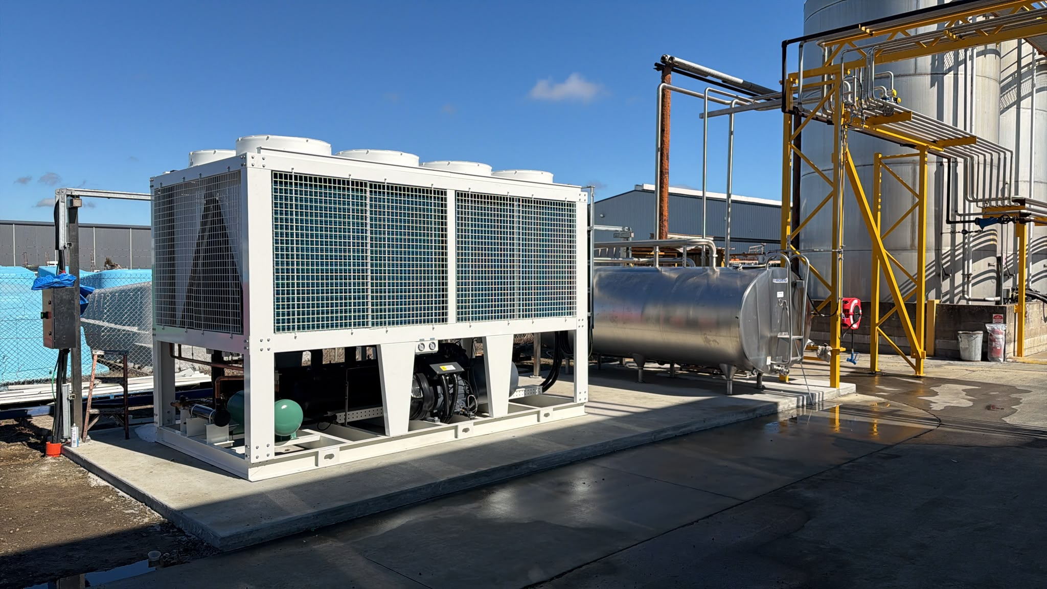 Air Cooled Screw Chiller Factor: Hisurp Air Cooled Screw Chiller Project Successfully Delivered to Australia